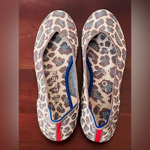 Rothy's Gray Spotted Flat Round Toe Slip On Shoes Ballet Flats Size 8 In EUC - Picture 2 of 9